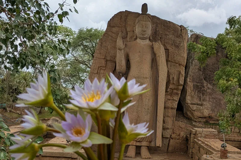 Aukana Buddha Statue - A Majestic Stone Masterpiece