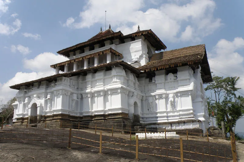 Lankathilaka Temple - Magnificent 14th Century Shrine